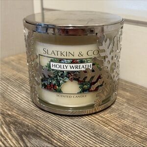 Vintage Slatkin & Co. Holly Wreath Candle 14.5 Oz Rare Includes Silver Holder
